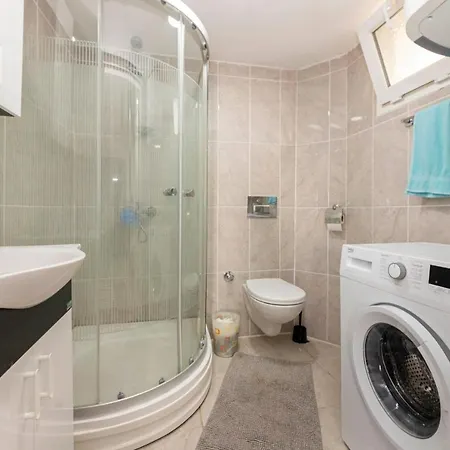 Convenient 1 Bedroom House Near The Center Of Bodrum アパート ボドルム